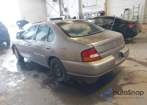 1999 Nissan Altima Gle/Gxe/Se/Se-L/Xe z USA, uszkodzony, nr VIN 1N4DL01D5XC270950